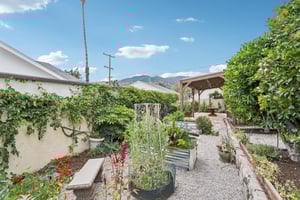 Broadview Dr-S0304-062.jpg