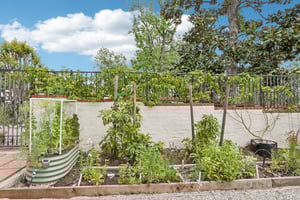 Broadview Dr-S0304-065.jpg