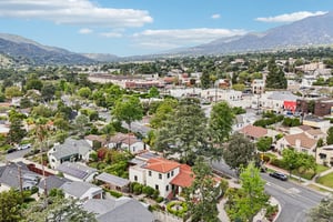 Broadview Dr-S0304-080.jpg