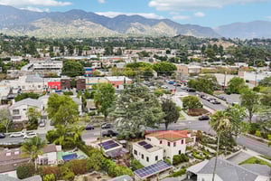 Broadview Dr-S0304-081.jpg