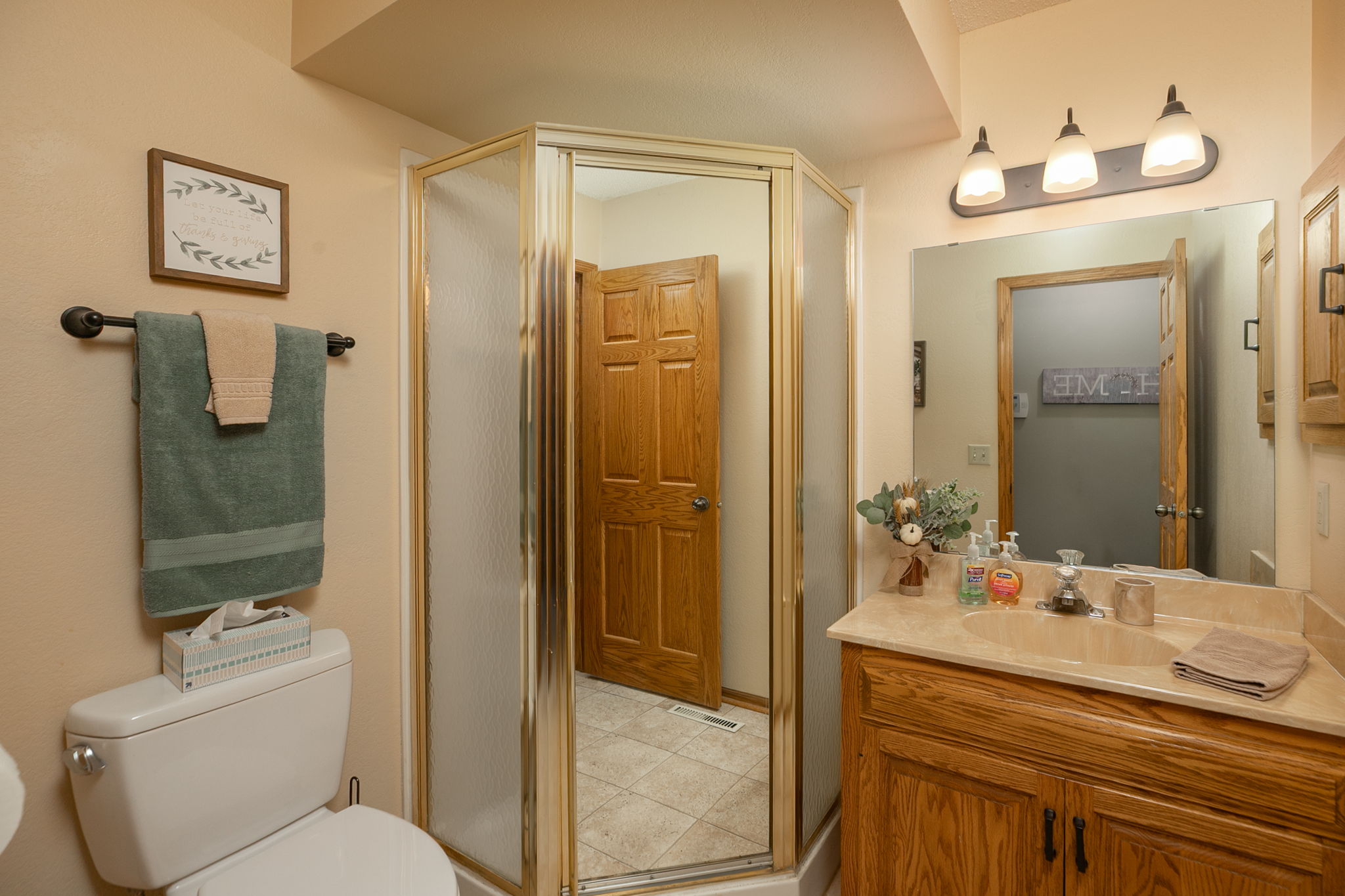 25-Bathroom