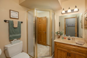 25-Bathroom