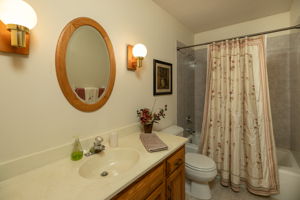 40-Bathroom