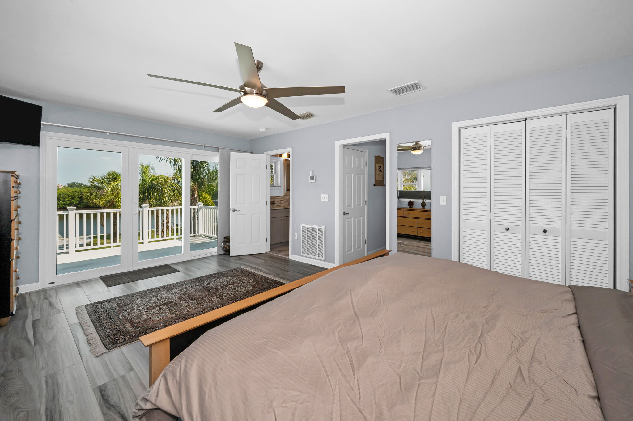 Upper Level Master Bedroom1c
