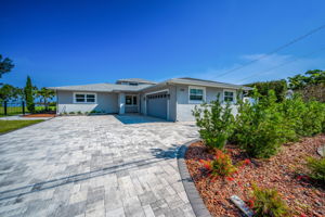Front Exterior4