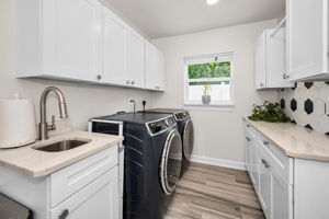Laundry Room1a