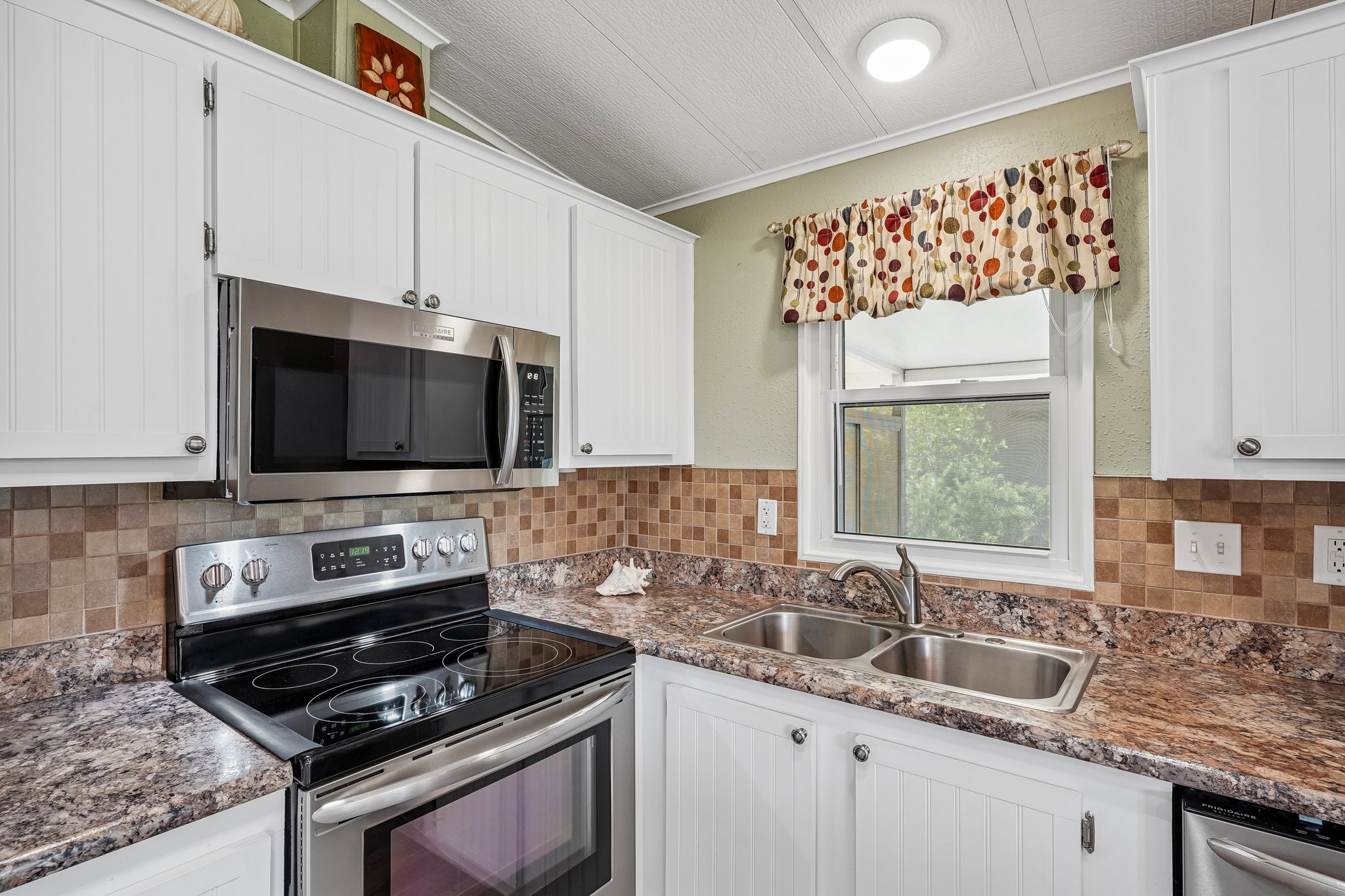 W Schwartz Blvd-S3004-022.jpg