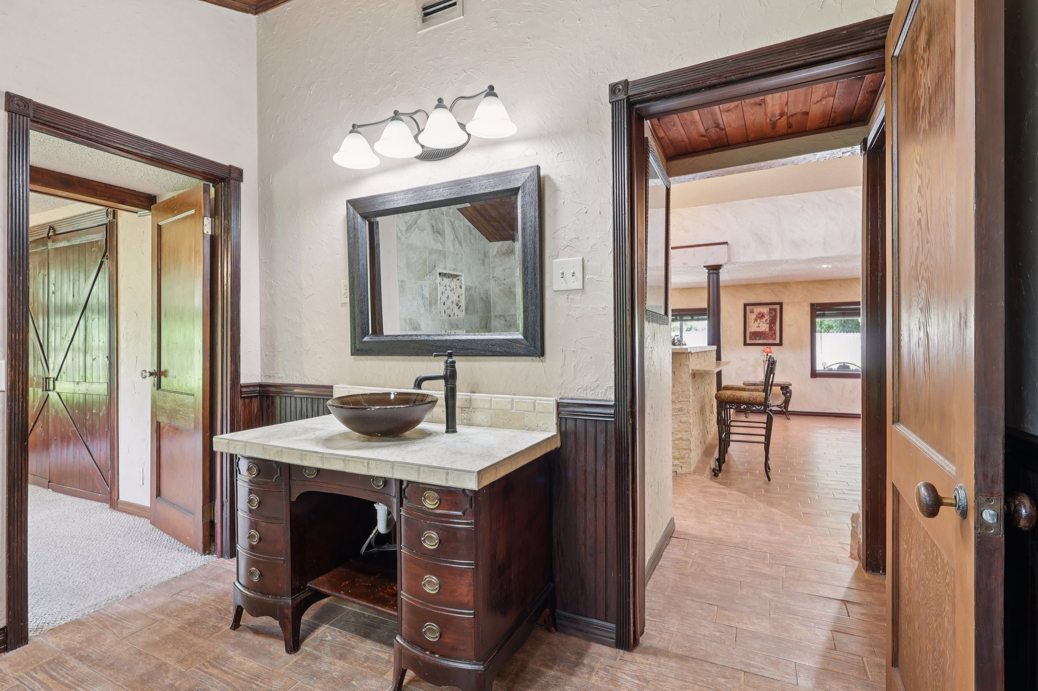 1620 Yvonne St-S2507-025.jpg