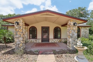 1620 Yvonne St-S2507-005.jpg