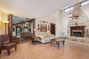 1620 Yvonne St-S2507-011.jpg