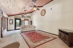 1620 Yvonne St-S2507-014.jpg
