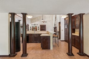 1620 Yvonne St-S2507-020.jpg