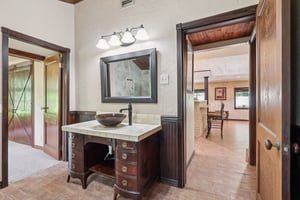 1620 Yvonne St-S2507-025.jpg