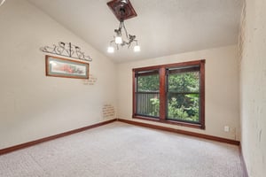 1620 Yvonne St-S2507-026.jpg