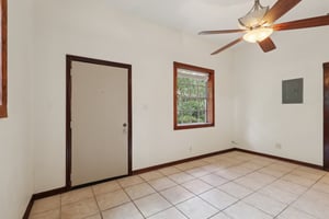 1620 Yvonne St-S2507-038.jpg