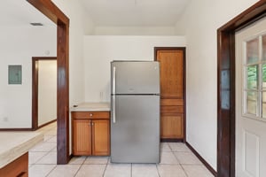 1620 Yvonne St-S2507-044.jpg