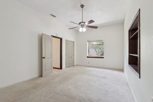 1620 Yvonne St-S2507-048.jpg