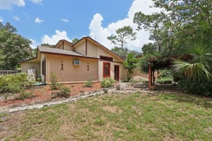 1620 Yvonne St-S2507-054.jpg
