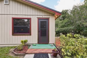 1620 Yvonne St-S2507-058.jpg