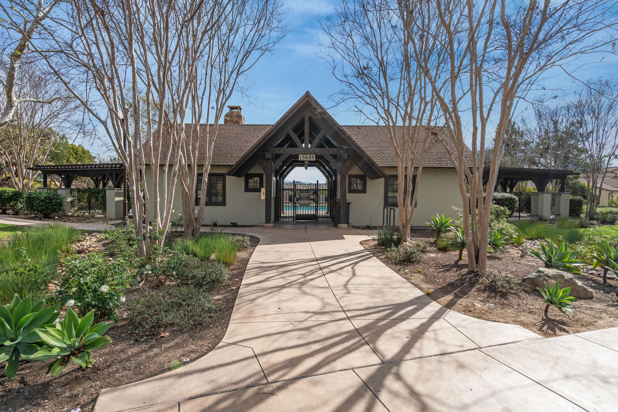 Del Sur Stock Amenities-1