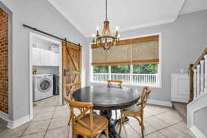 Kitchen Eat-In 1