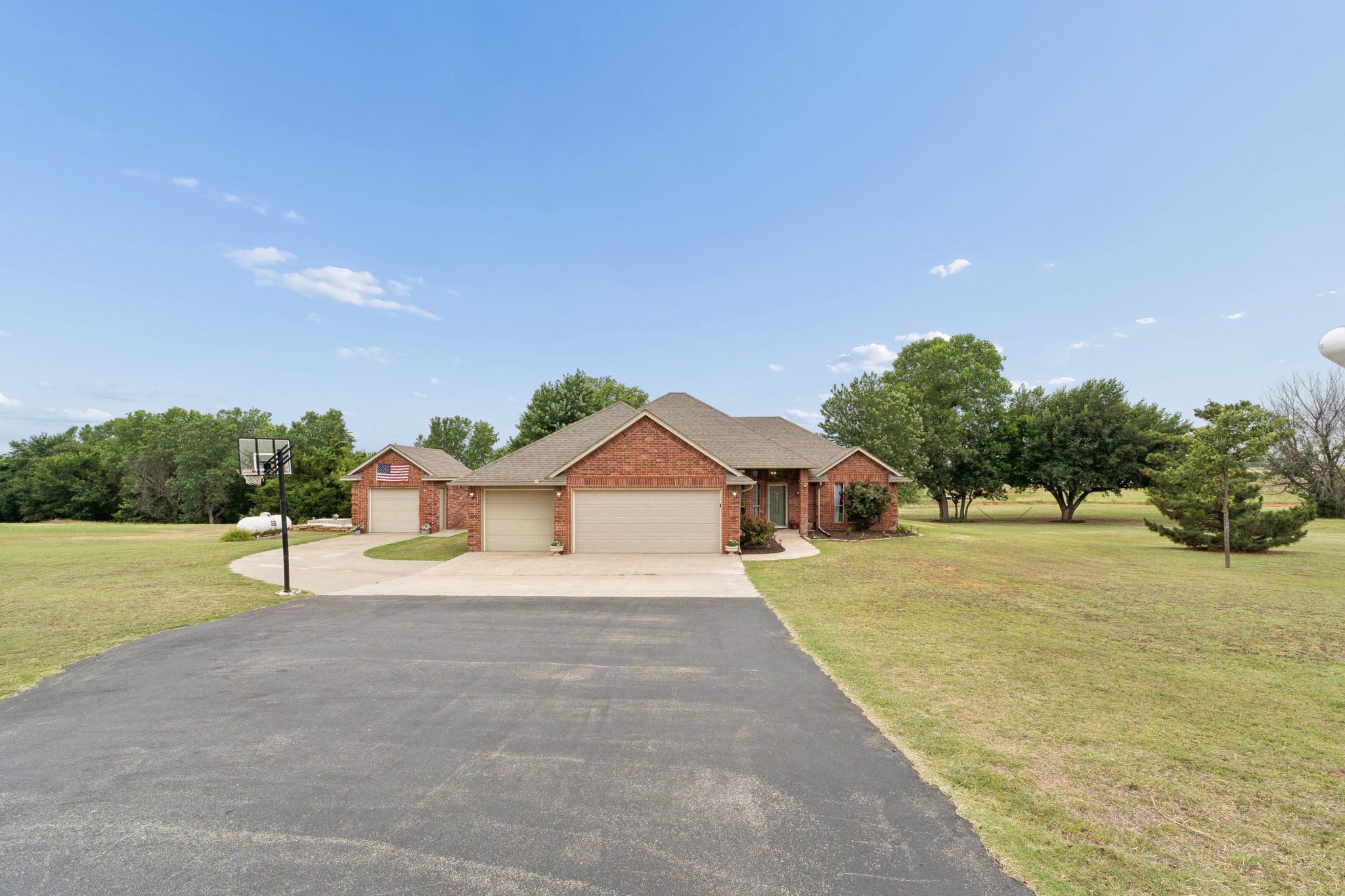 1621 4 Lakes Dr_002.jpg