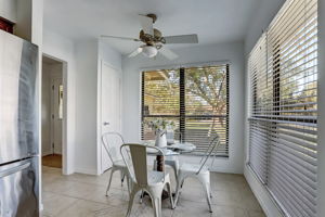 Kitchen/Breakfast Area