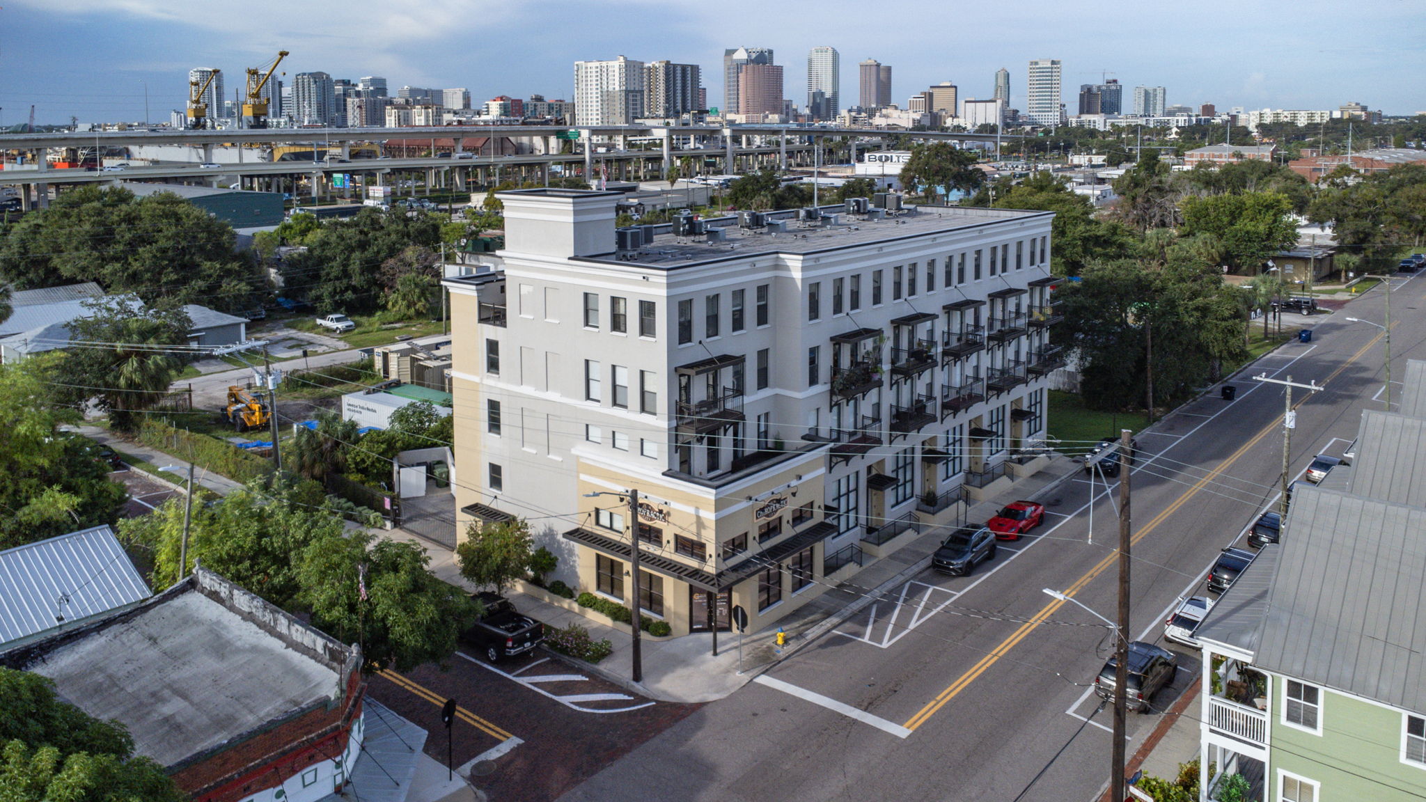 Close to down town Tampa