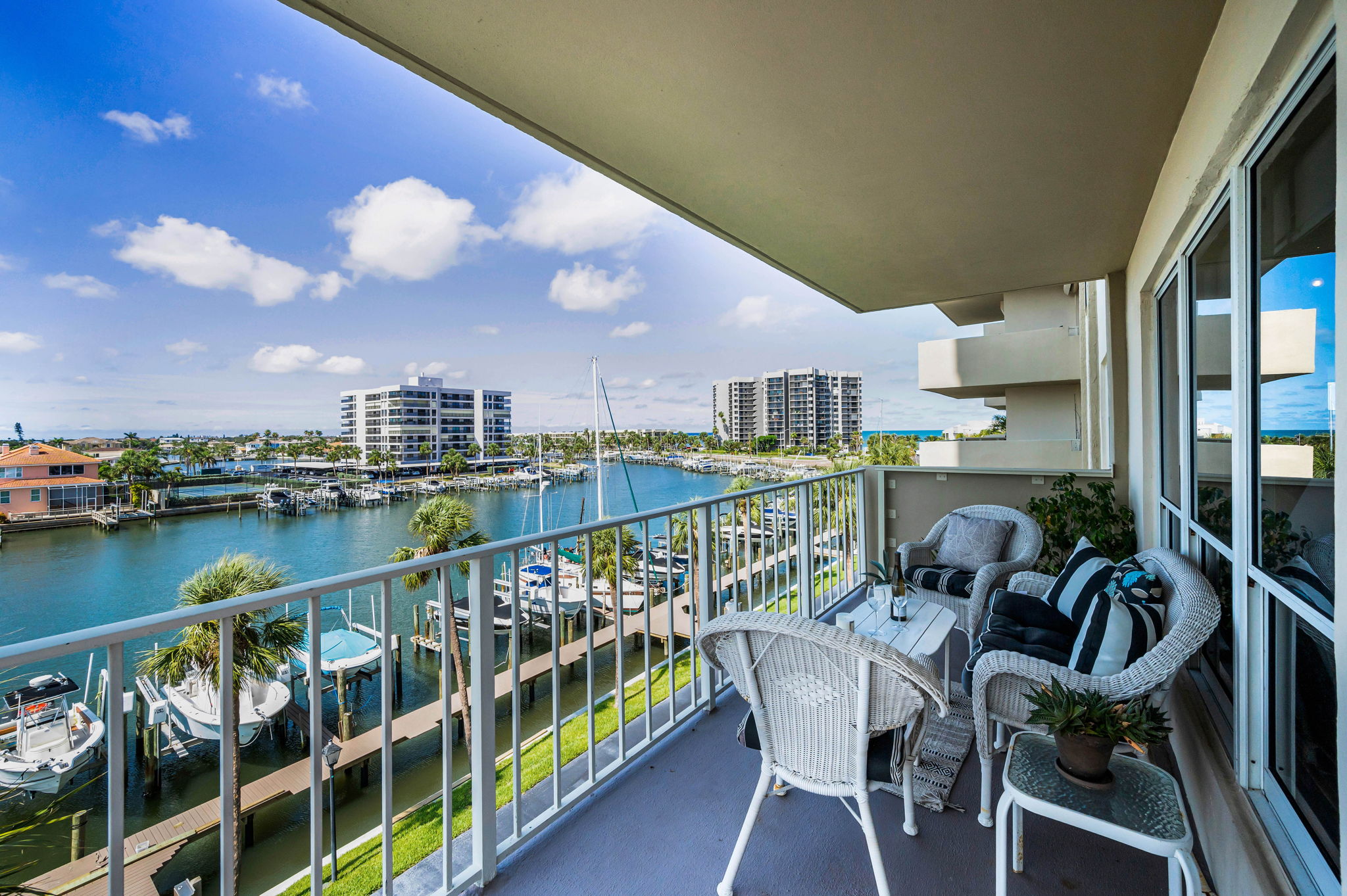 Balcony2