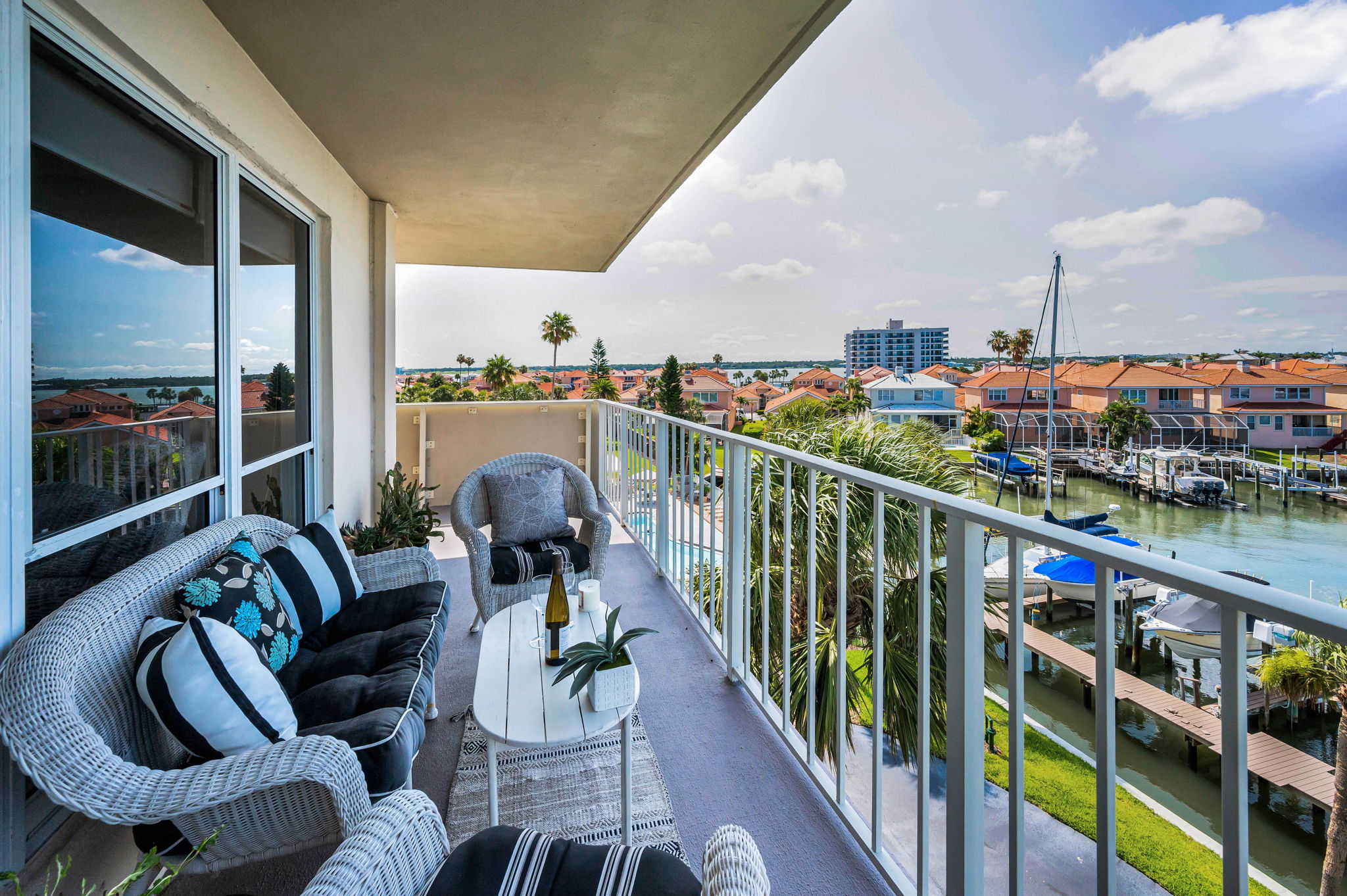 Balcony4