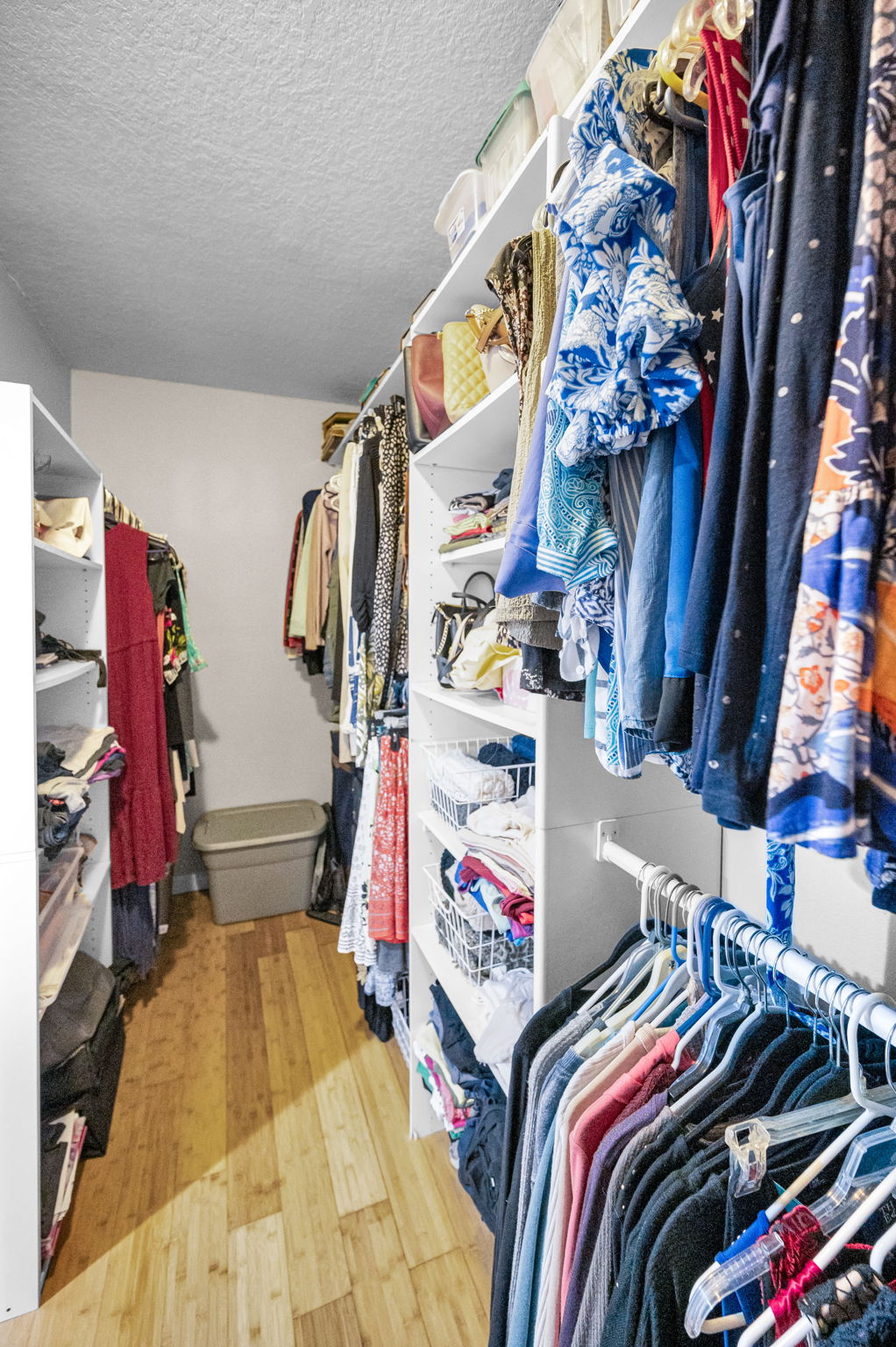 Master Bedroom Walk-in Closet1a