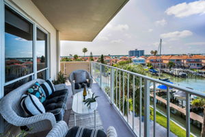 Balcony4