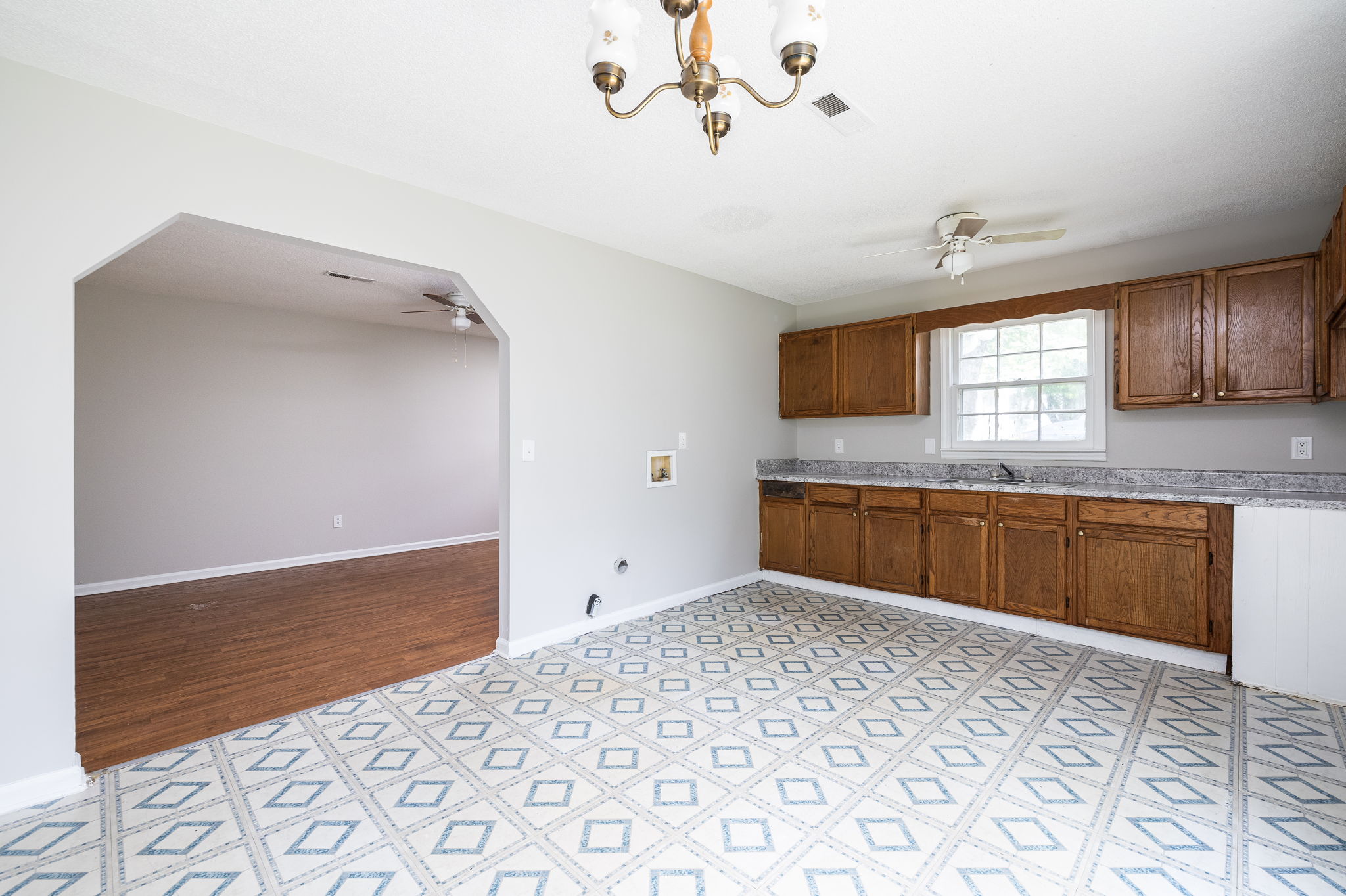 1621 Upland Dr-10