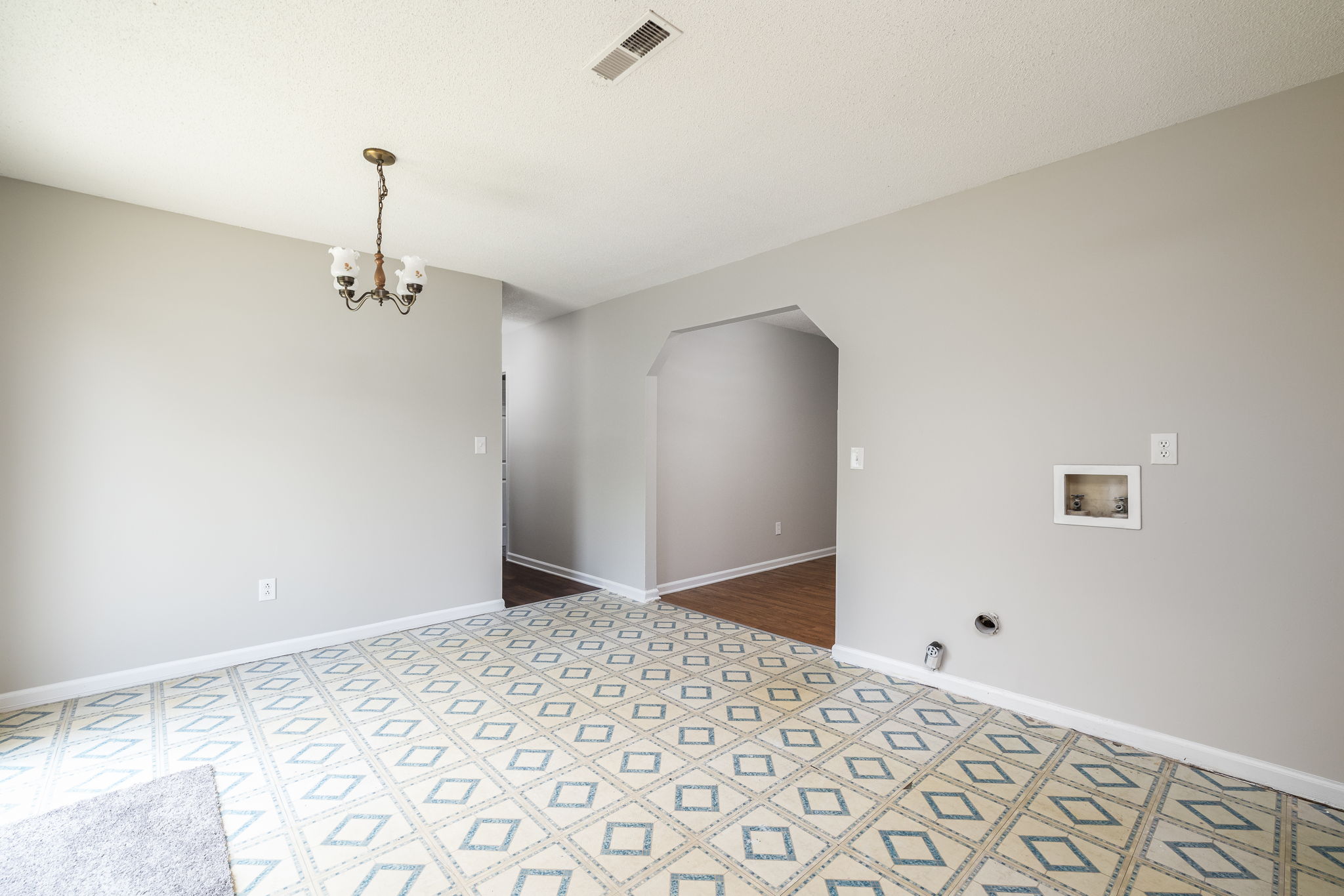 1621 Upland Dr-11