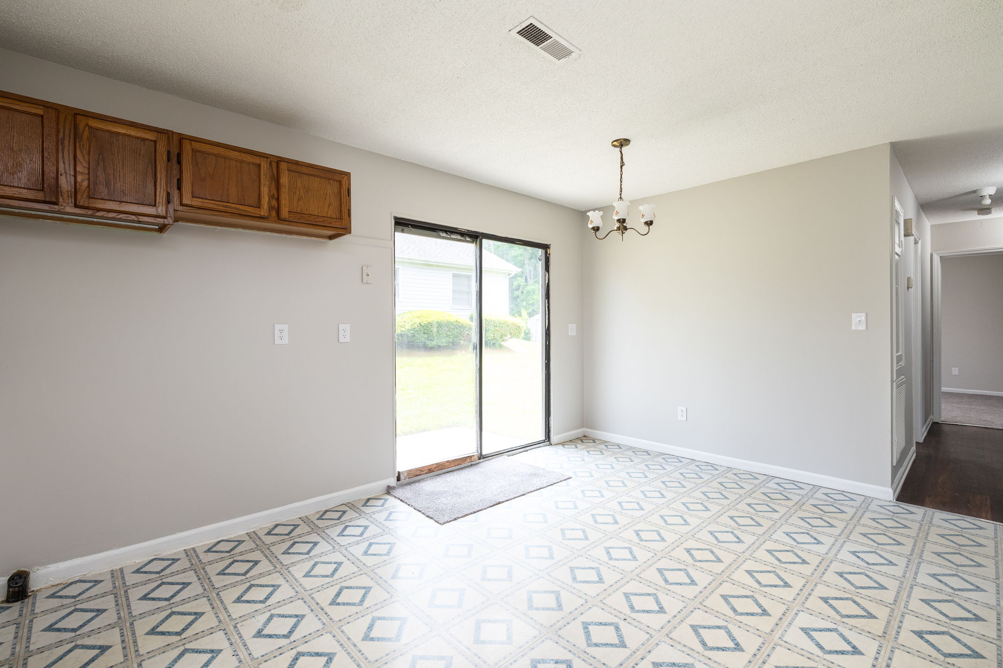 1621 Upland Dr-12
