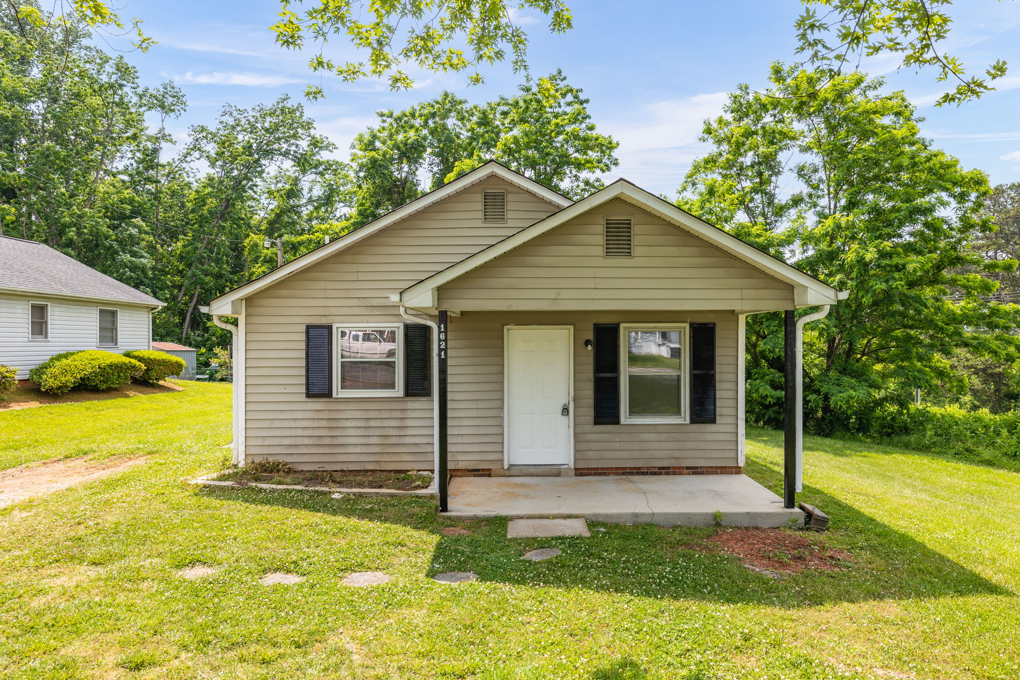 1621 Upland Dr-1