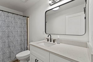 Main floor main Bathroom