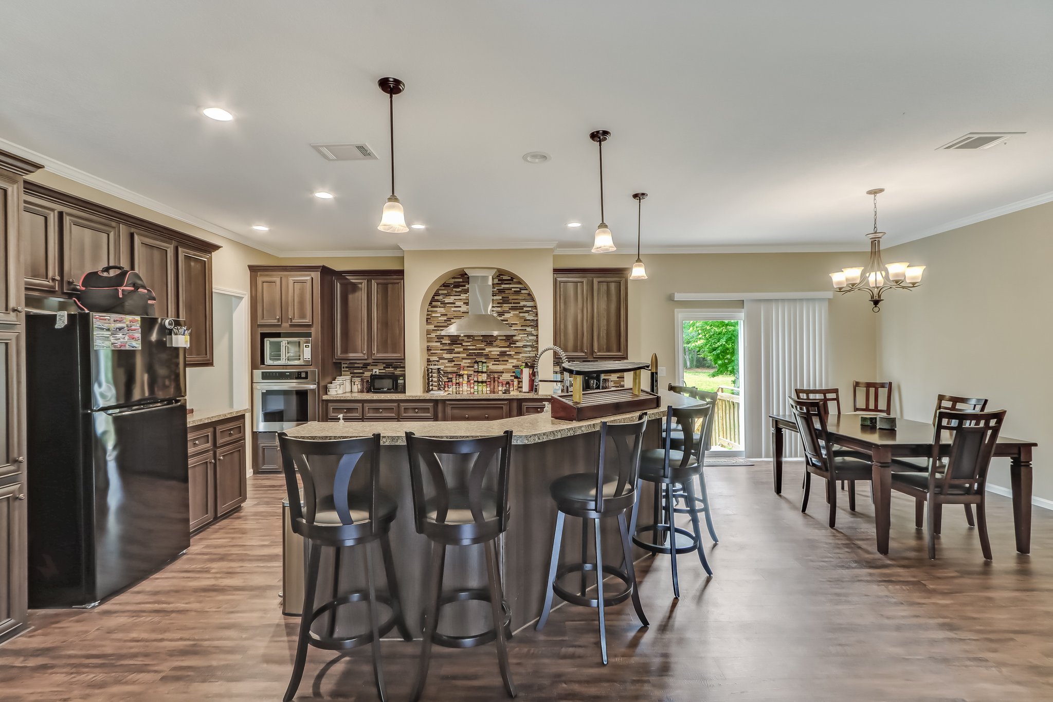 Kitchen/Breakfast Bar