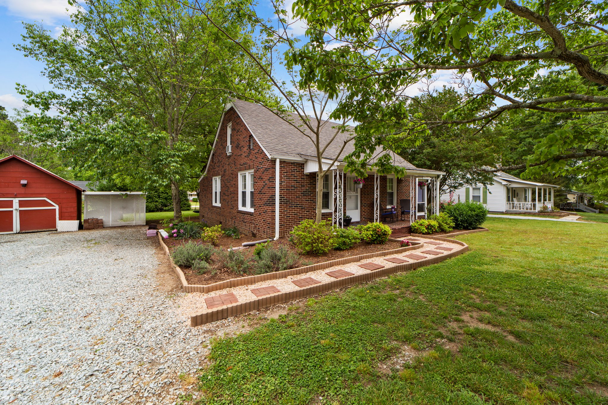 1622 N Main St, Roxboro, NC 27573