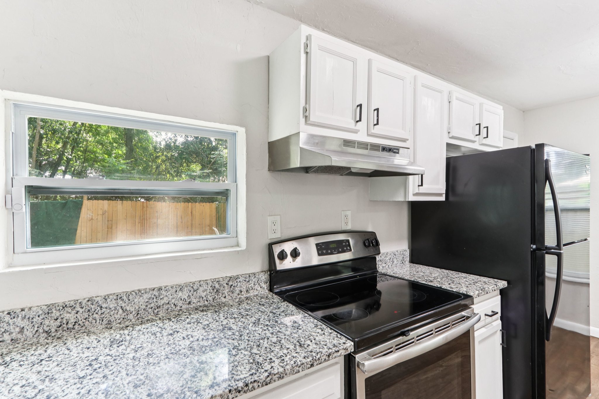 NE 16th Way-S0409-012.jpg