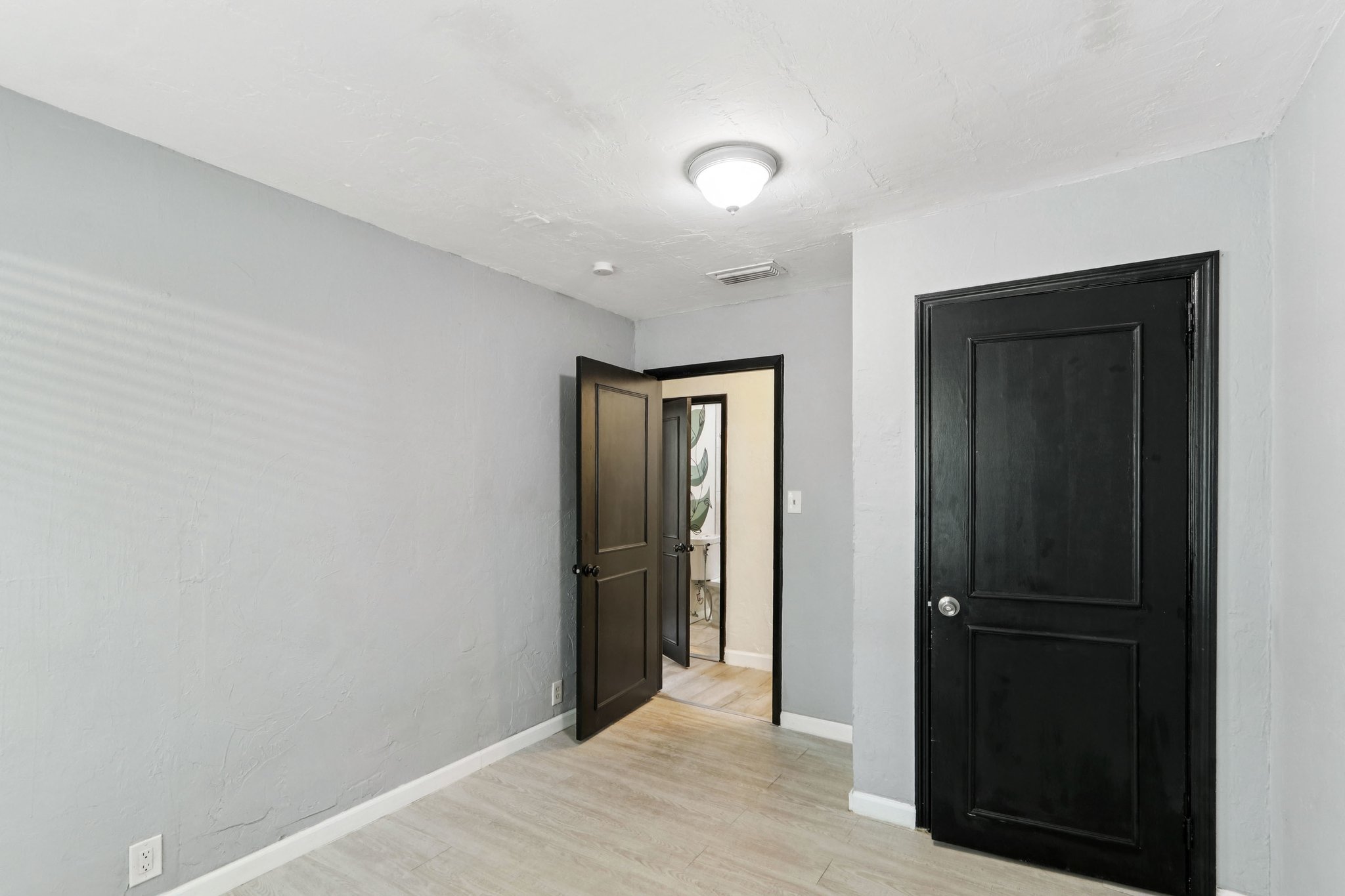 NE 16th Way-S0409-017.jpg