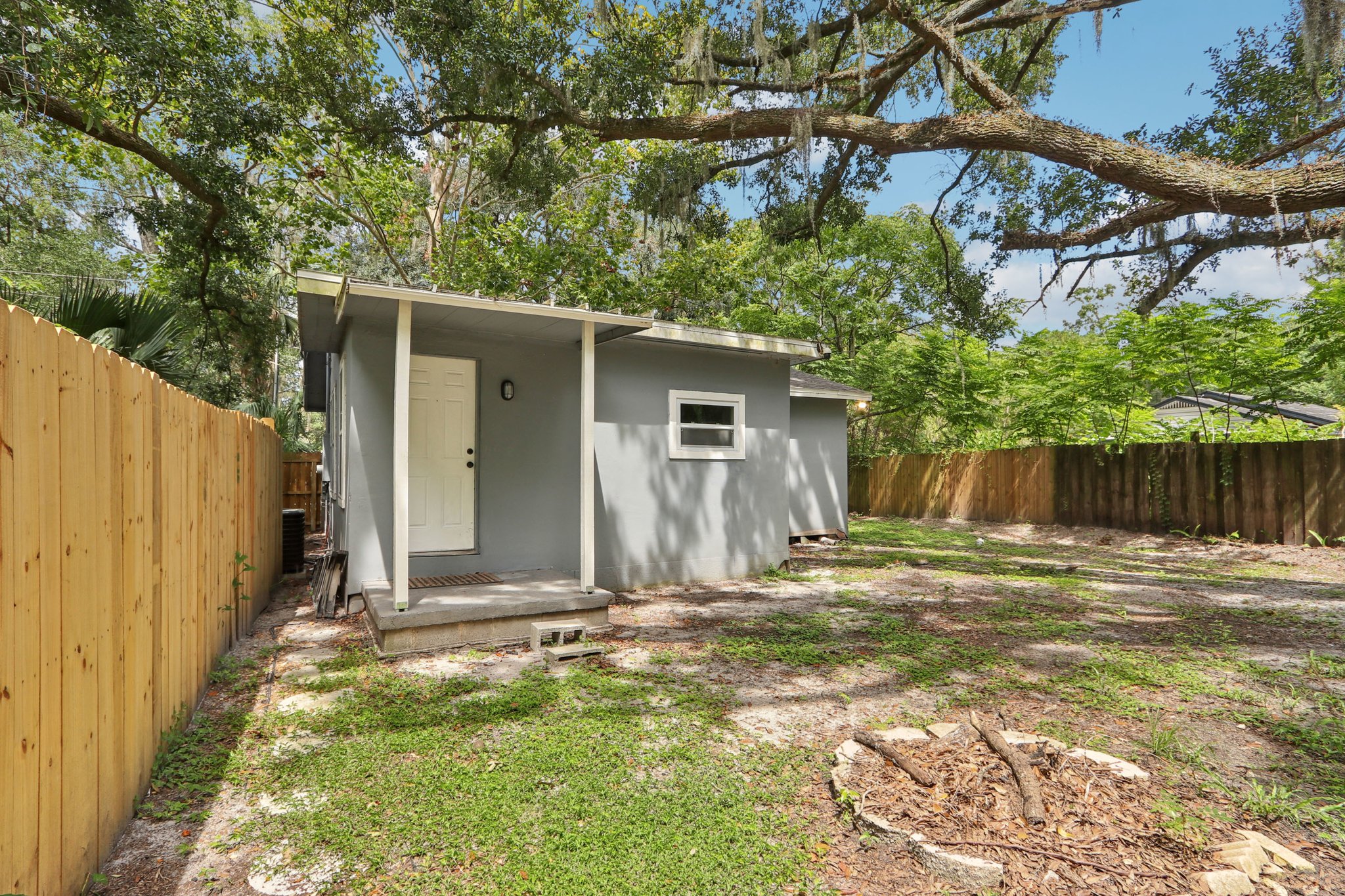 NE 16th Way-S0409-024.jpg