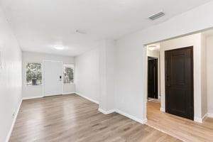 NE 16th Way-S0409-009.jpg