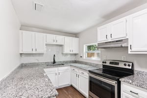 NE 16th Way-S0409-011.jpg