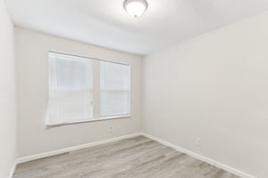 NE 16th Way-S0409-021.jpg