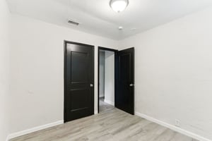 NE 16th Way-S0409-022.jpg