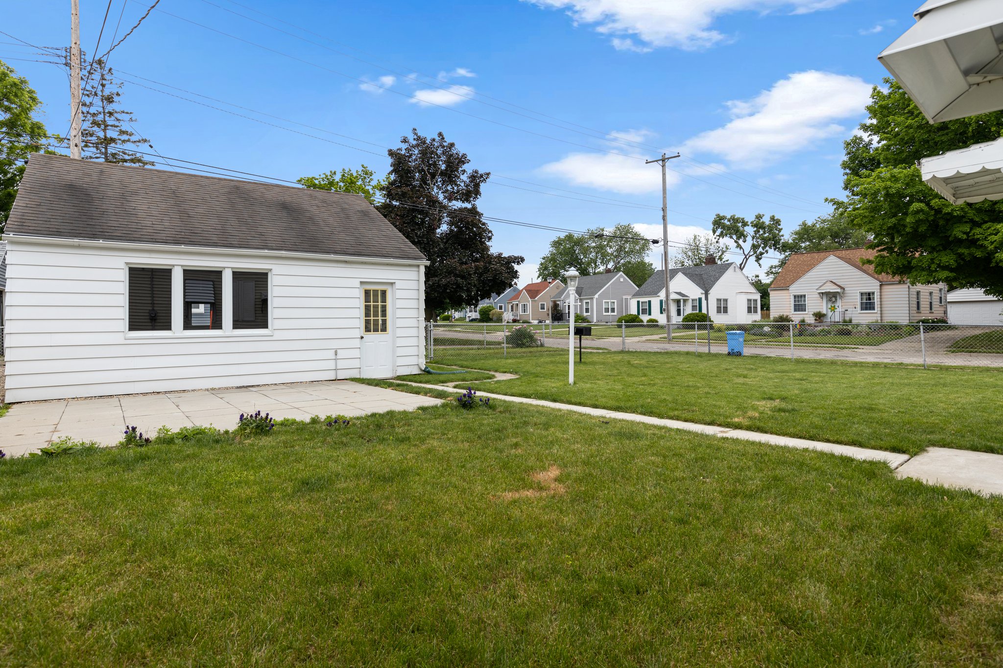 1623 W Barnes Ave, Lansing, MI 48910