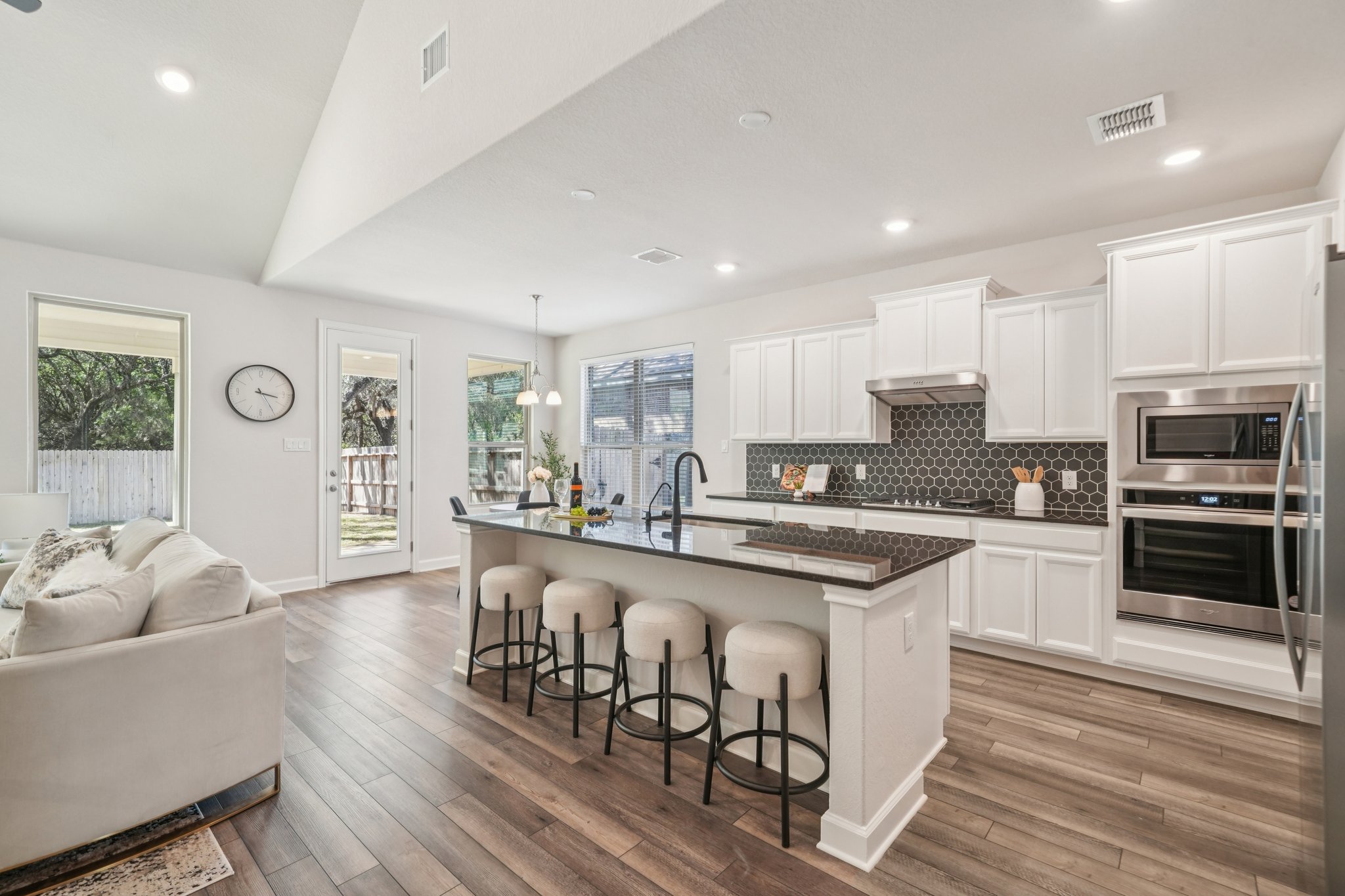 Athens Cpe-S2103-011.jpg