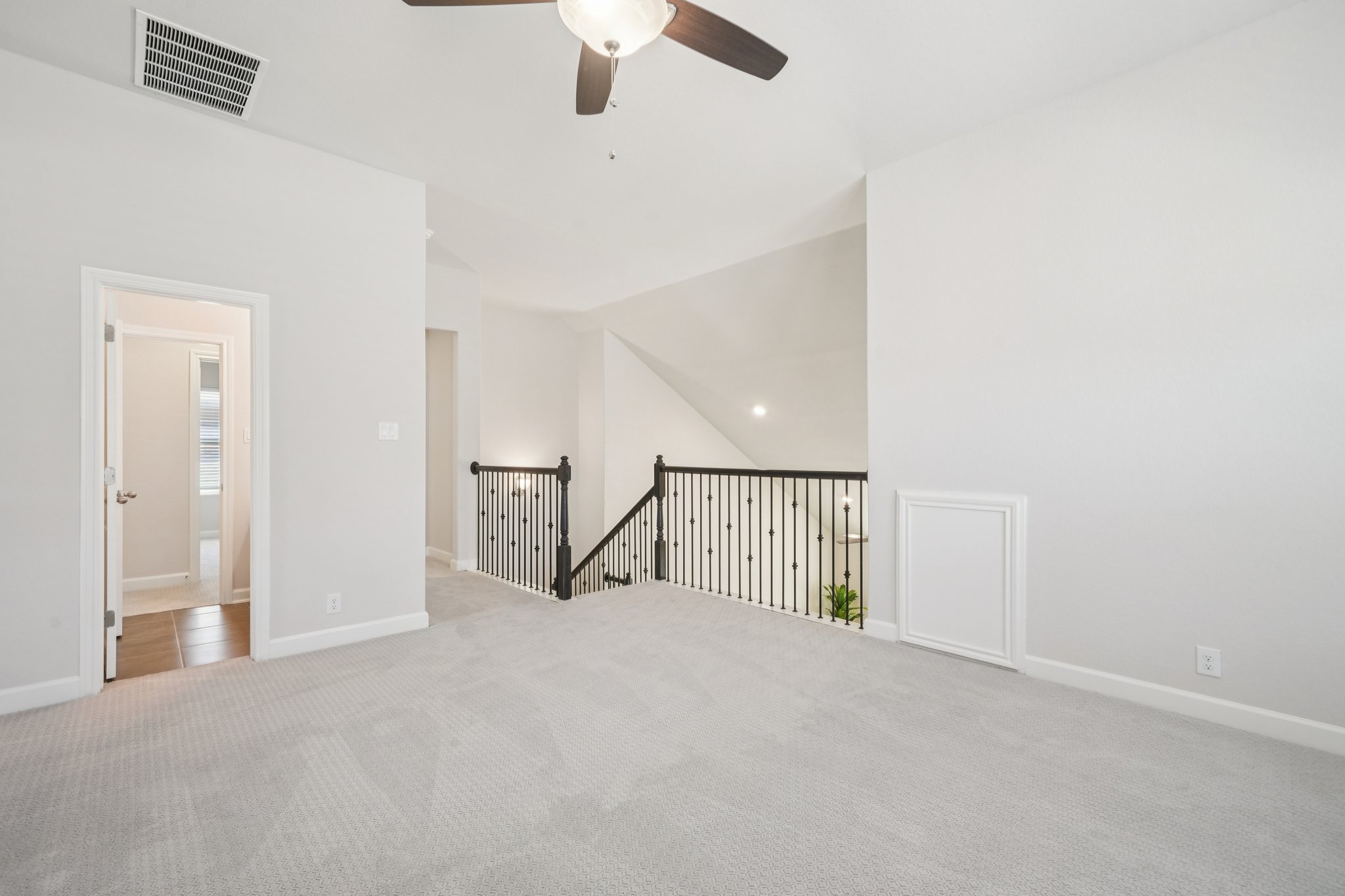 Athens Cpe-S2103-033.jpg