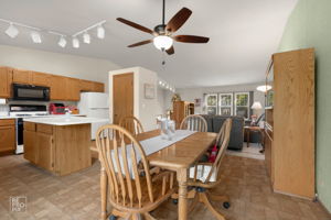 1624 Estes Ave, Des Plaines, IL 60018_004